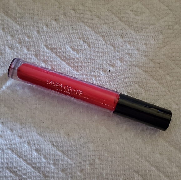 Laura Geller - Fifty Kisses "Ruby Romance" - Picture 2 of 3